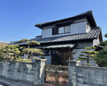 落ち着いたグレー系に塗り替えた和風住宅(施工後)