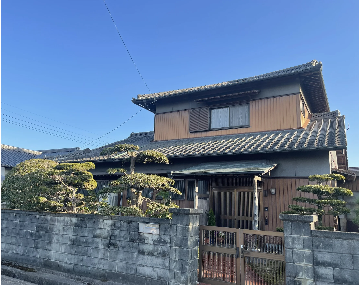 茶系の外壁の和風住宅(施工前)