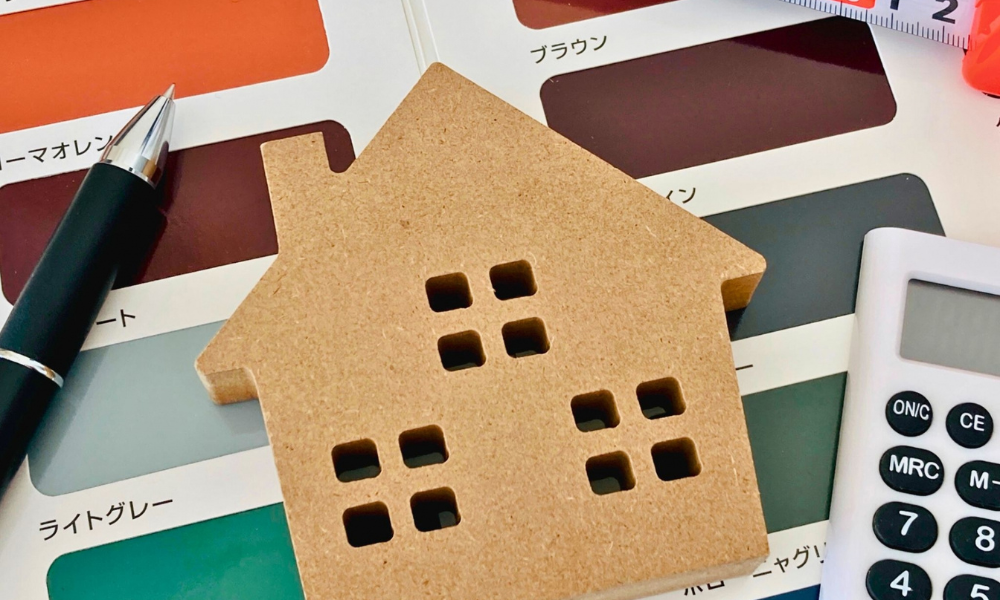 外壁塗装の塗料サンプルのイメージ画像