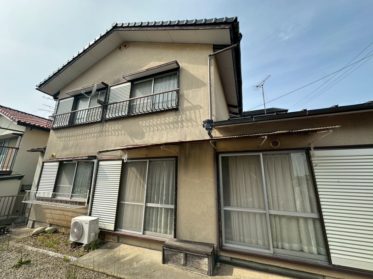 塗り替えまじめ屋の外壁塗装施工前（施工事例1）