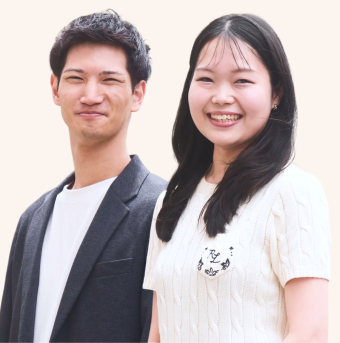 ペイプロのコンシェルジュ2名が並んで立っている写真。