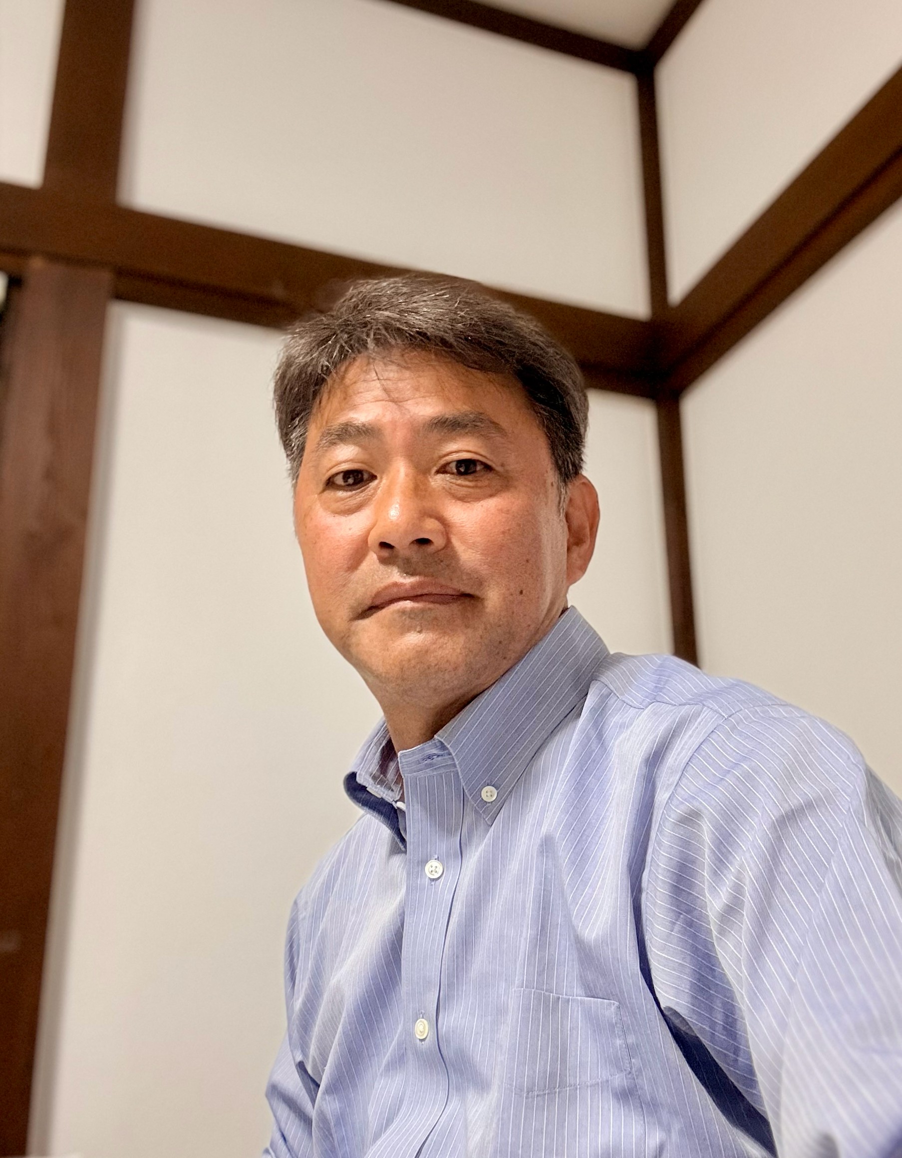 加藤　英之の近影写真。